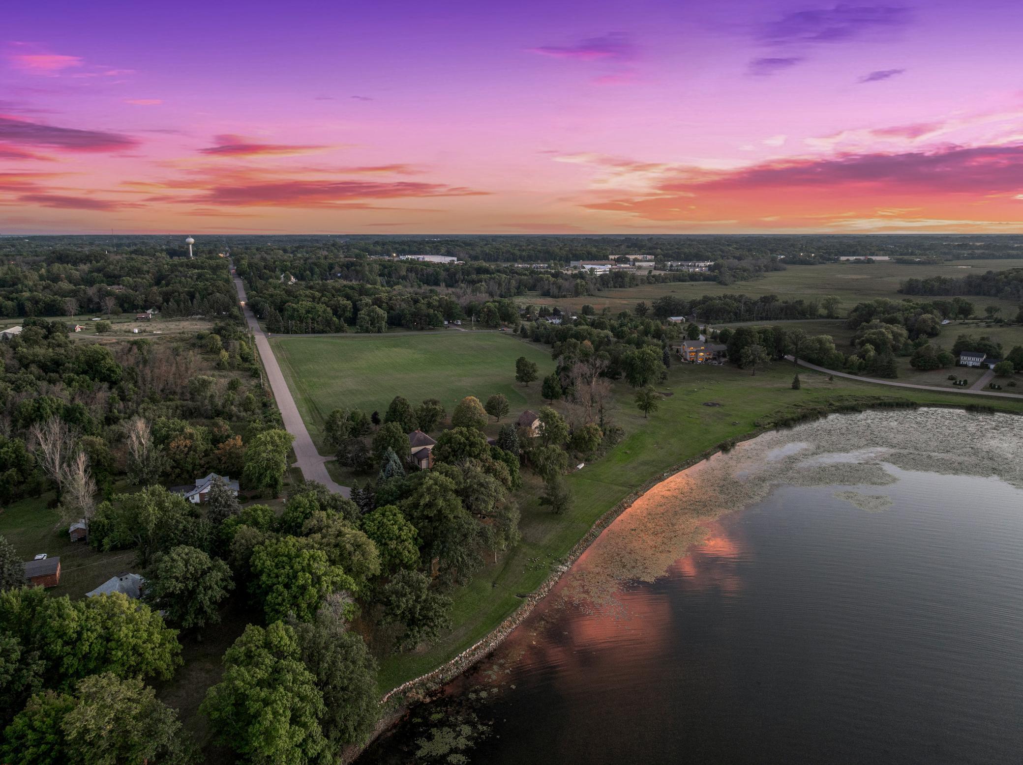 A bird's-eye look at this rare, subdividable acreage.