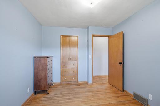 23-web-or-mls-261_Dupont_Ave_NE_Hector_MN_017.jpg