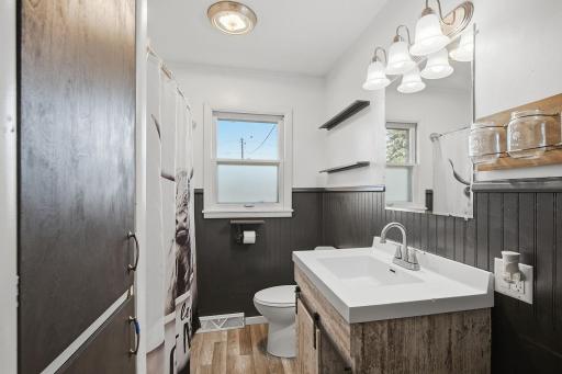 25-web-or-mls-261_Dupont_Ave_NE_Hector_MN_019.jpg