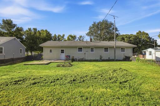 53-web-or-mls-261_Dupont_Ave_NE_Hector_MN_053.jpg