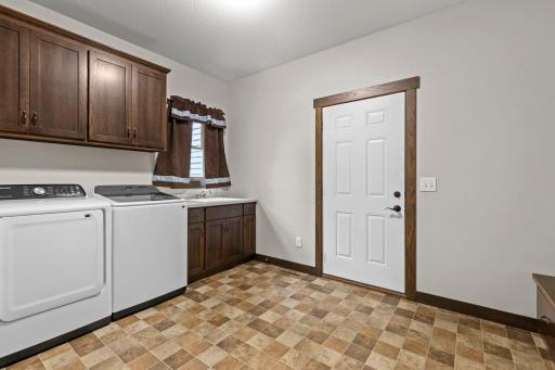 32-web-or-mls-793 157th St-96.jpg