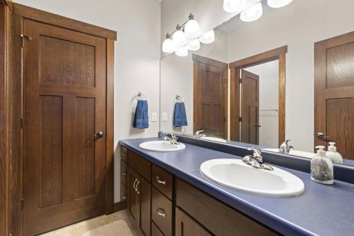 71-web-or-mls-793 157th St-210.jpg