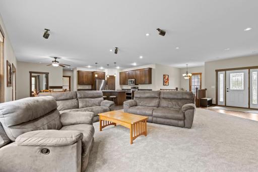 19-web-or-mls-793 157th St-108.jpg