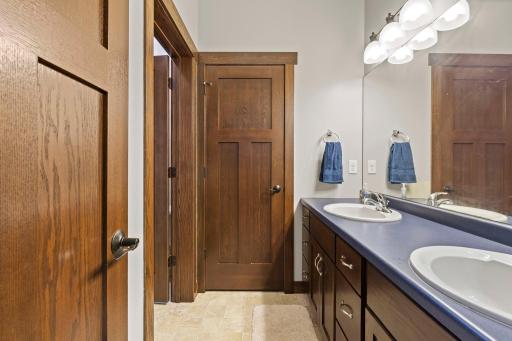 72-web-or-mls-793 157th St-213.jpg