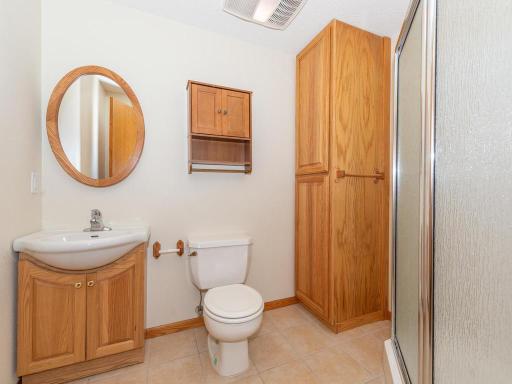 25. LL 3-4 Bath.jpg