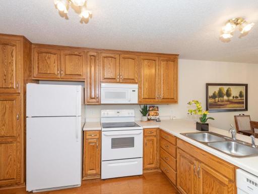 11. Plenty of storage for all the kitchen tools!.jpg