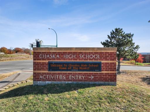 1639 Oak Creek Pass, Chaska, MN 55318