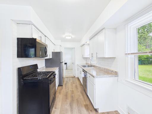 6306 Lee Avenue N, Brooklyn Center, MN 55429