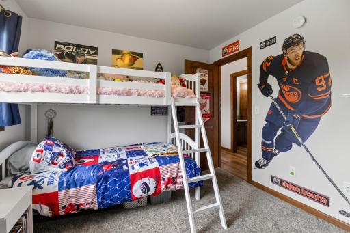 upper bed 2.jpg