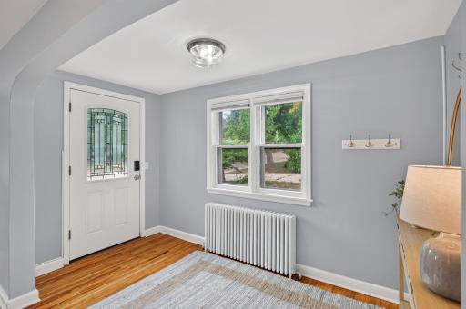 Lots of room in foyer