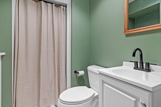 302 Heritage Circle N, Burnsville, MN 55337