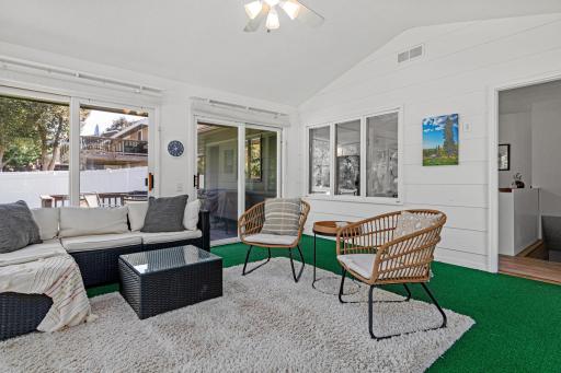302 Heritage Circle N, Burnsville, MN 55337