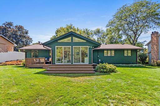 302 Heritage Circle N, Burnsville, MN 55337