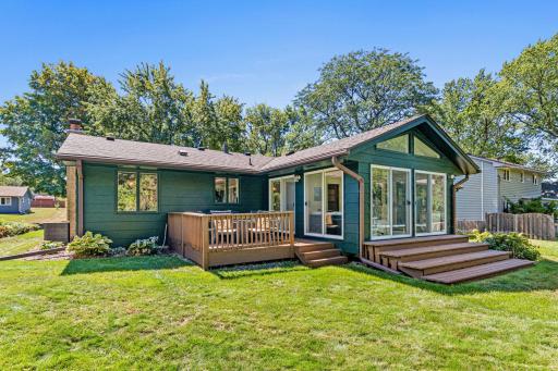 302 Heritage Circle N, Burnsville, MN 55337
