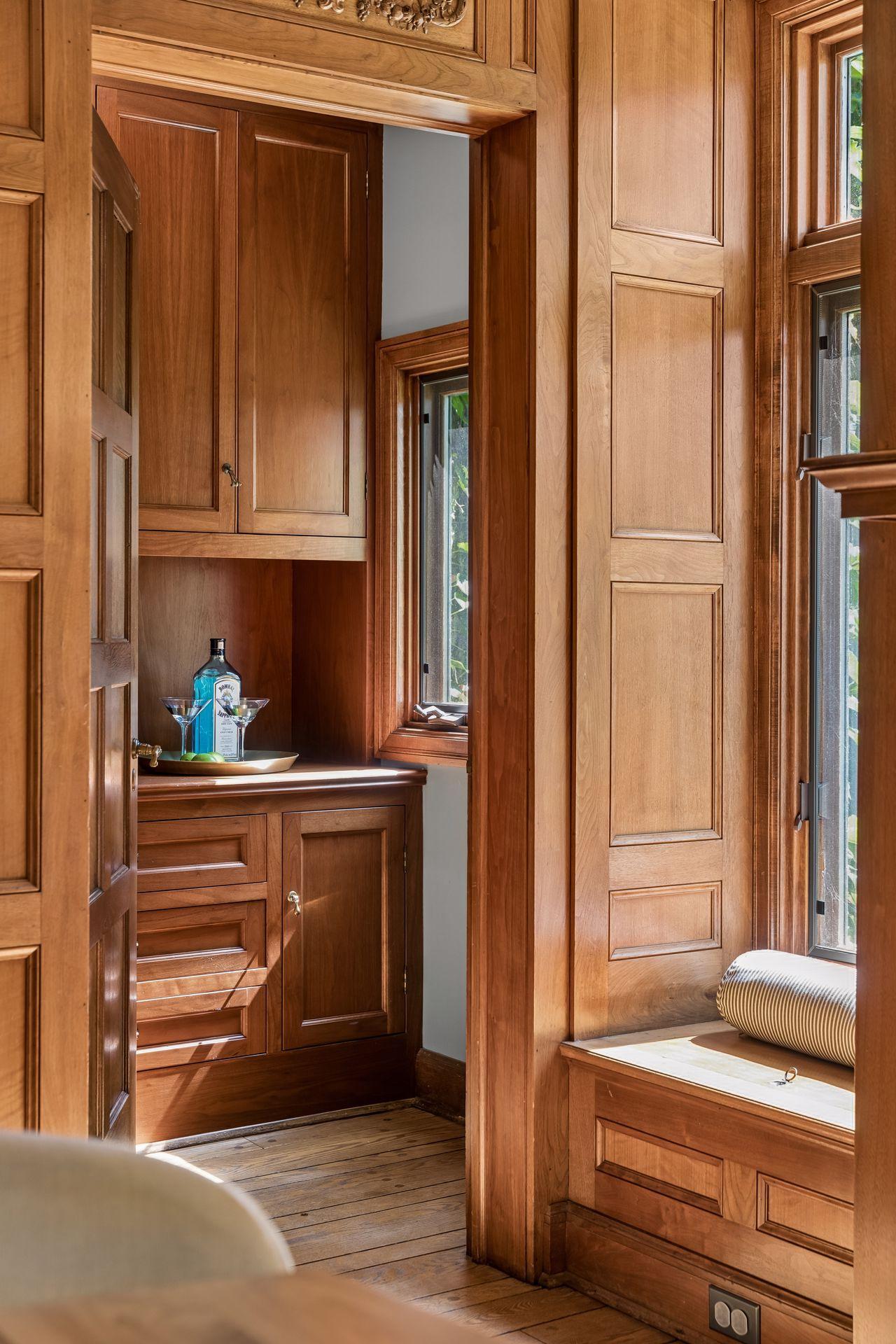 Dining room butler pantry and window seat.