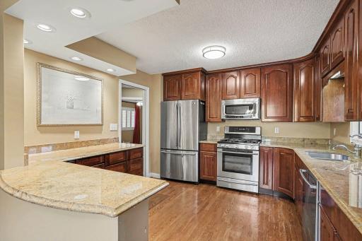 Stainless steel appliances, gorgeous cabinetry