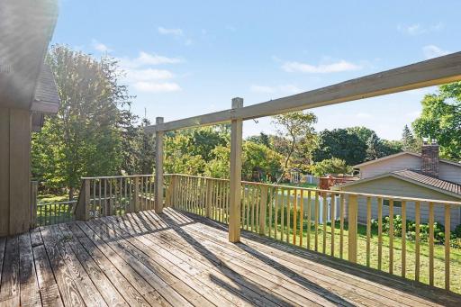 Large side deck with staircase to yard