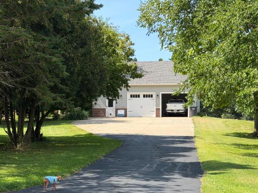 Driveway to garage.jpeg