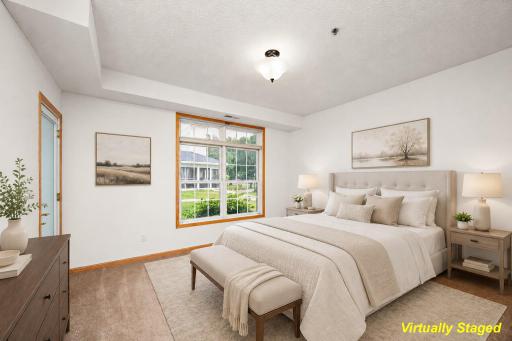 rivate owners bedroom with private access to patio area!