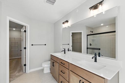 Double sinks-All photos are used for illustrative purposes only