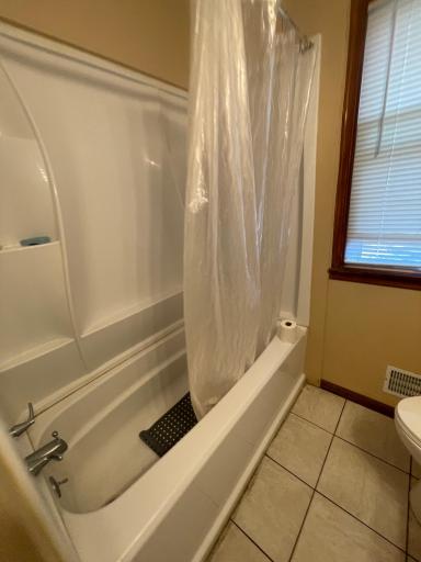 150RoselawnBath.jpeg