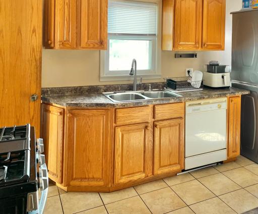 150 Roselawn Avenue E, Maplewood, MN 55117