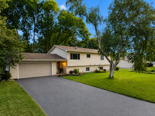 Photo for 1798 E Bluestone Drive, Eagan, MN 55122 - listing #7135955 Welcome home! Fantastic Eagan location near all conveniences, including the M