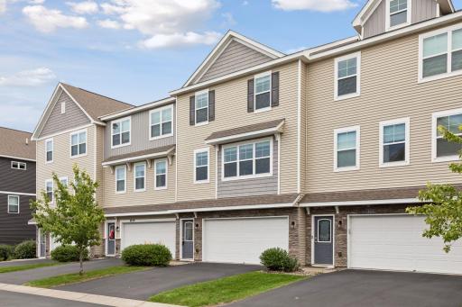 Photo for 8757 Granite Lane, Woodbury, MN 55129 - listing #7135964 8757 Granite Lane, Woodbury, MN 55129