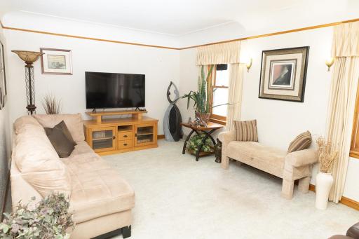 1540 Crawford Avenue, Falcon Heights, MN 55113