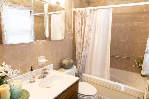 1540 Crawford Avenue, Falcon Heights, MN 55113