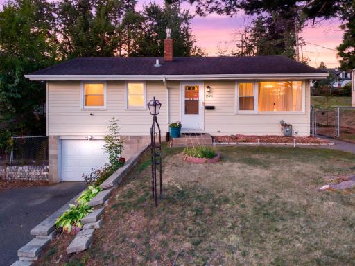 1523 Old Hudson Road, Saint Paul, MN 55106
