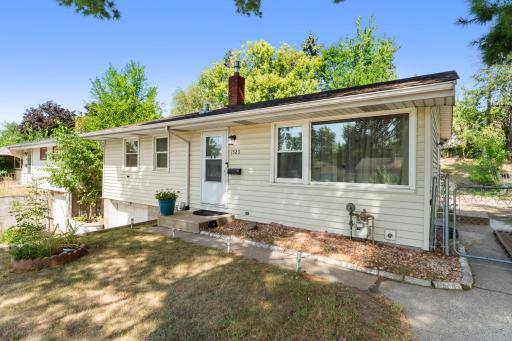 1523 Old Hudson Road, Saint Paul, MN 55106