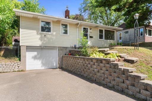 1523 Old Hudson Road, Saint Paul, MN 55106