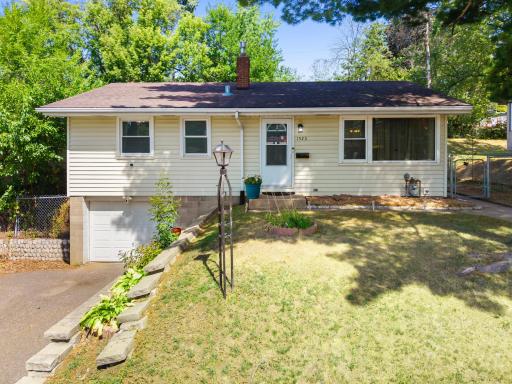 1523 Old Hudson Road, Saint Paul, MN 55106
