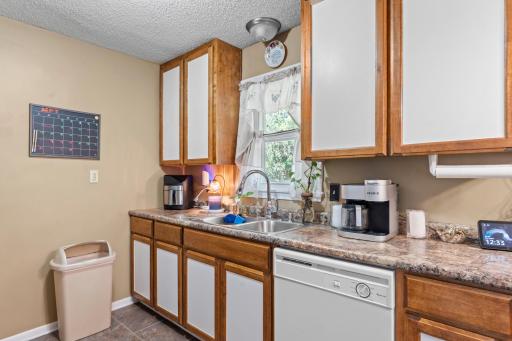 1523 Old Hudson Road, Saint Paul, MN 55106