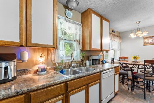 1523 Old Hudson Road, Saint Paul, MN 55106