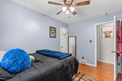 1523 Old Hudson Road, Saint Paul, MN 55106