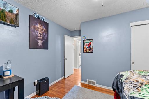 1523 Old Hudson Road, Saint Paul, MN 55106