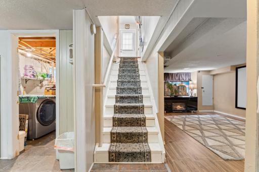 1523 Old Hudson Road, Saint Paul, MN 55106