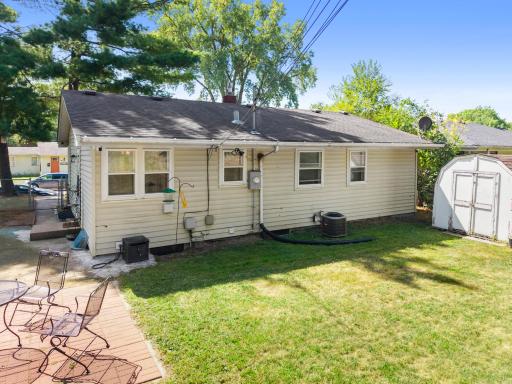 1523 Old Hudson Road, Saint Paul, MN 55106