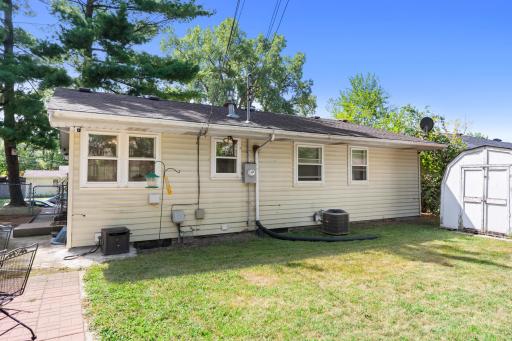 1523 Old Hudson Road, Saint Paul, MN 55106