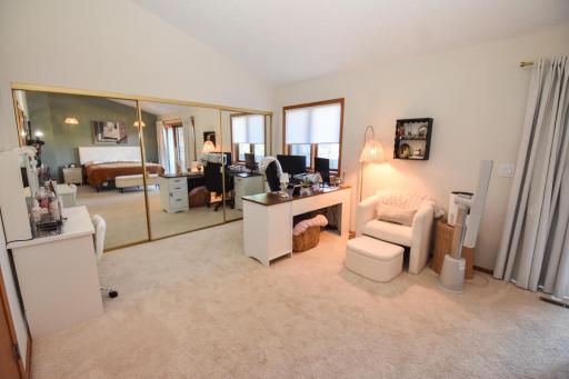 606 37th Avenue S, Moorhead, MN 56560