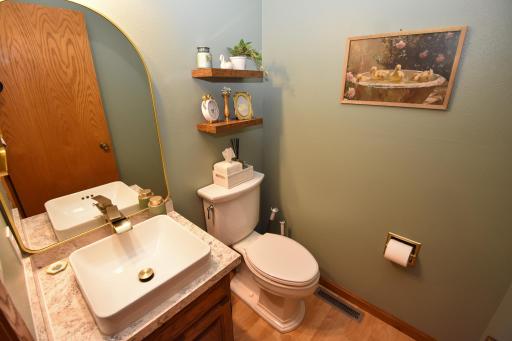 606 37th Avenue S, Moorhead, MN 56560