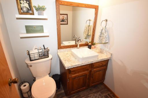 606 37th Avenue S, Moorhead, MN 56560
