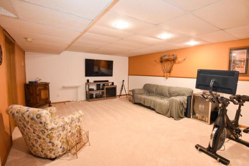 606 37th Avenue S, Moorhead, MN 56560