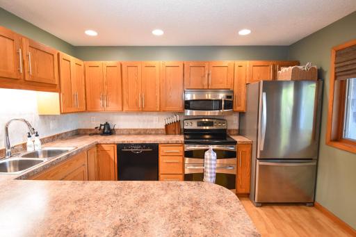 606 37th Avenue S, Moorhead, MN 56560
