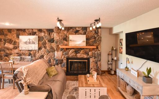 606 37th Avenue S, Moorhead, MN 56560