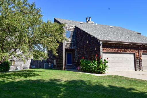 606 37th Avenue S, Moorhead, MN 56560