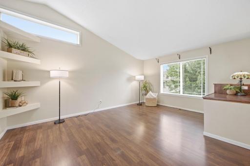 5-web-or-mls-609_Ingalls_Dr_Buffalo_MN_55313_001.jpg