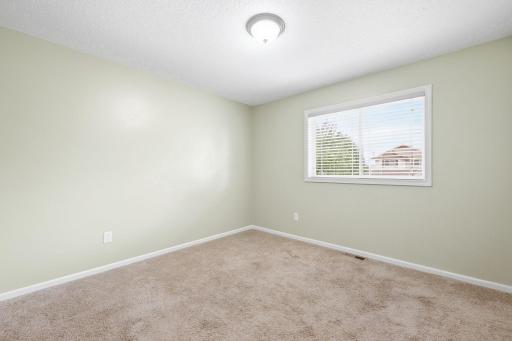 12-web-or-mls-609_Ingalls_Dr_Buffalo_MN_55313_008.jpg